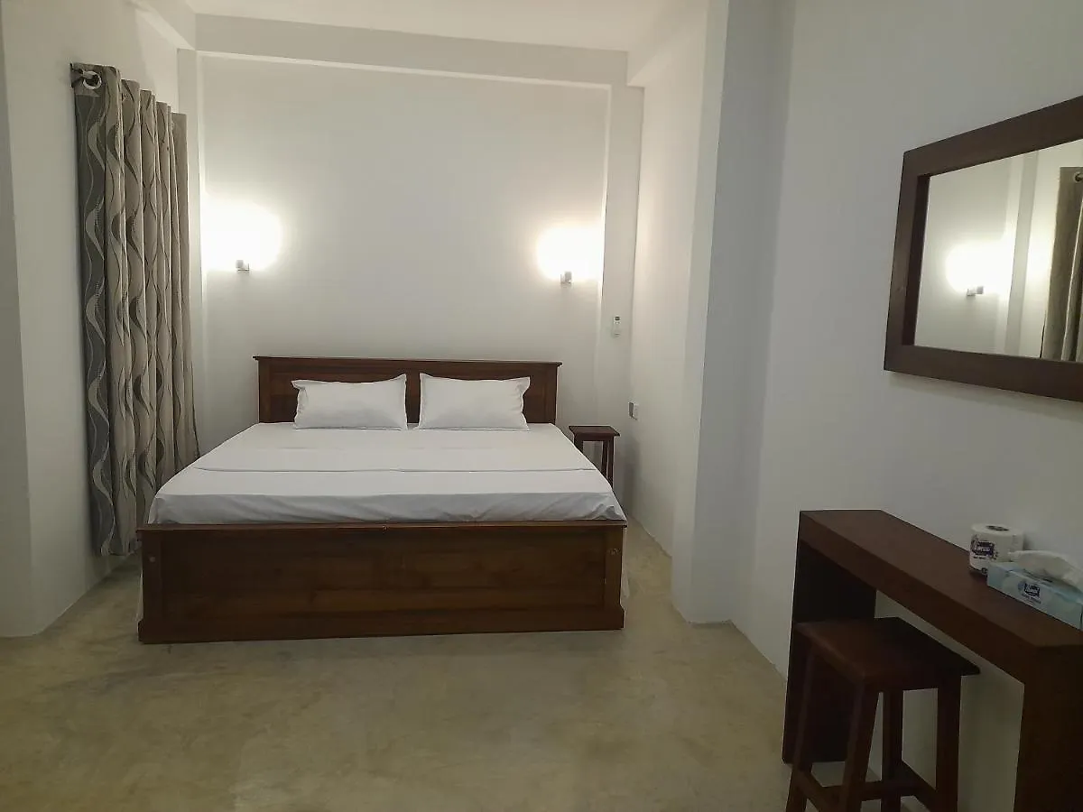Gloria Inn Negombo 0*,
